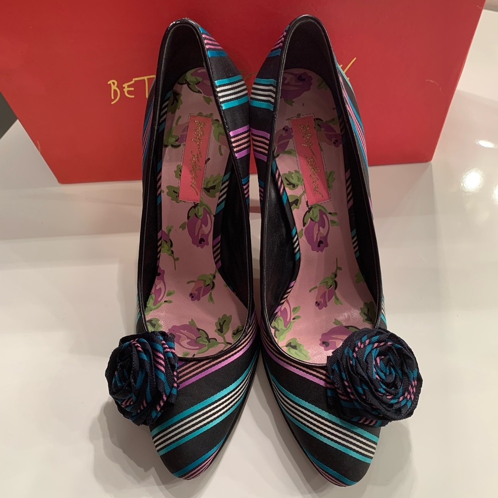 Betsey Johnson Pumps